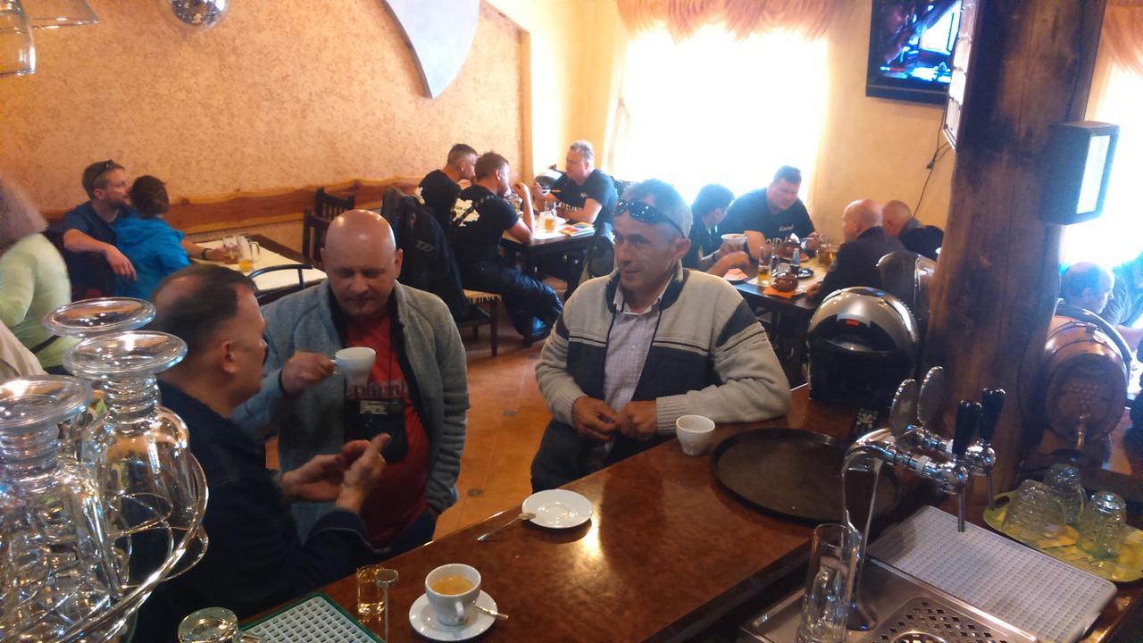 "Lian" Family Hotel & Restaurant Volosyanka  المظهر الخارجي الصورة